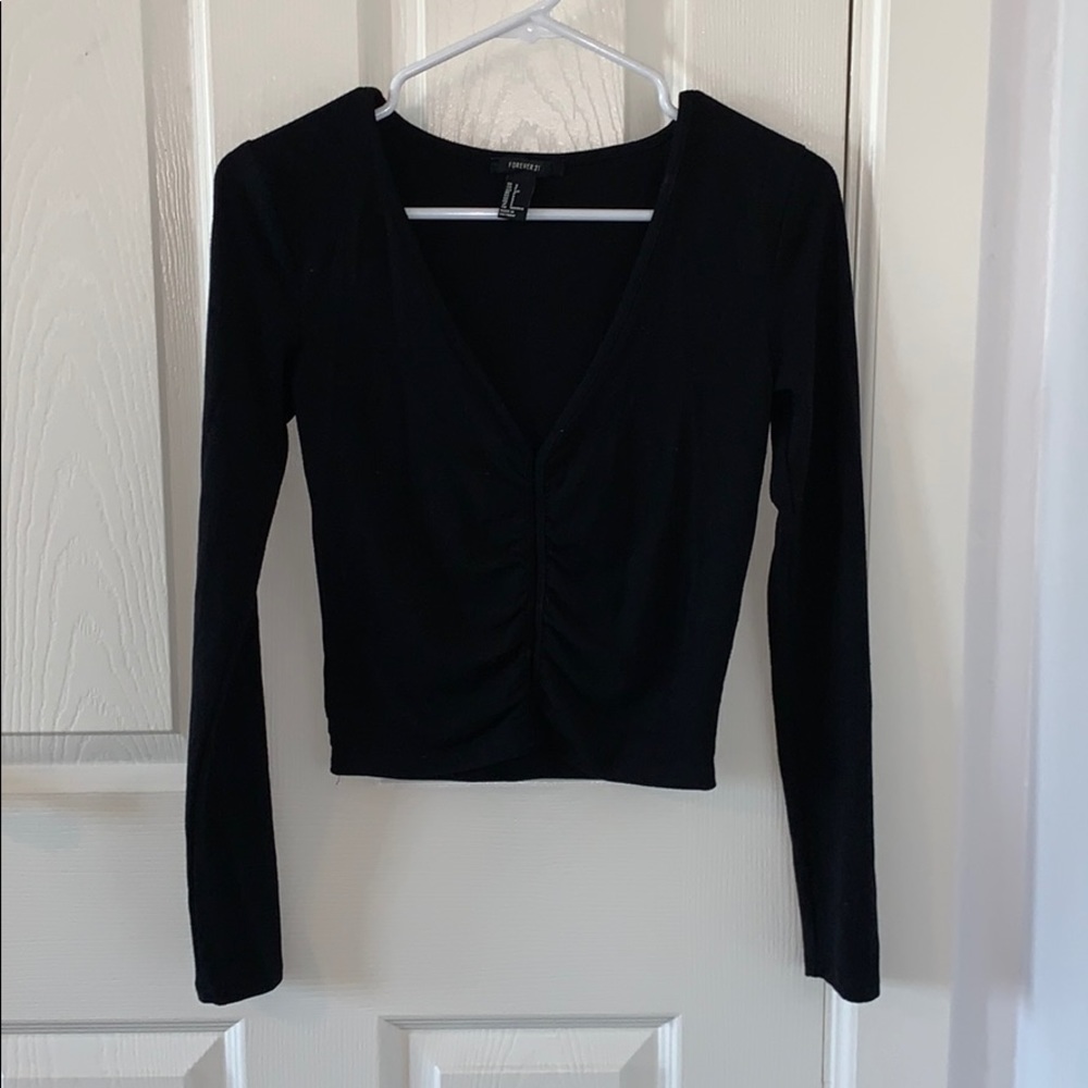 Black cropped long sleeve v-neck